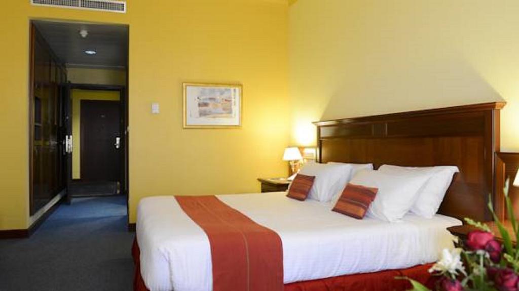 Lancaster Ouaga 2000 Hotel Ouagadougou Bagian luar foto